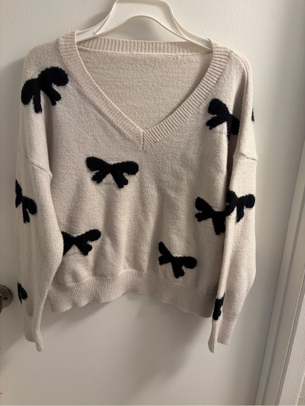 White Black Bow V Neck Sweater 2XL Oversized Coquette Preppy Knit 🎀
